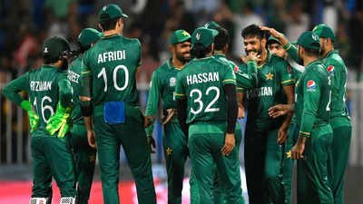 Pakistan beat Scotland; to face Australia in the semifinals