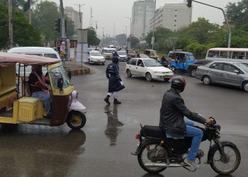 Scattered showers reported in different areas of Karachi