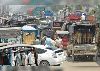 Differently-abled drivers get driving licences in Multan