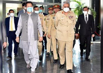 PM Imran, Gen Bajwa land in Naushki