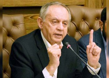 Abdul Razak Dawood in support of Pak-India trade