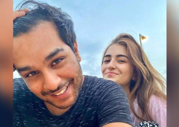 Asim Azhar re-explains his relationship with fiancee Meerub Ali