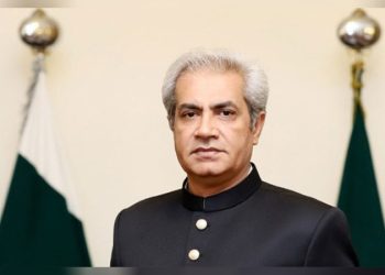 Cabinet Division denotifies Omar Sarfraz as Governor Punjab