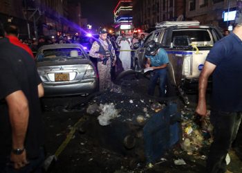 Blast near Memon masjid Kharadar; 11 injured, one dead