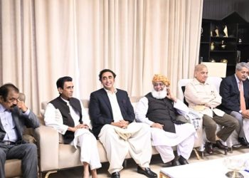 Coalition govt to discuss possibility of early elections with allies today