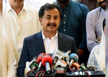 PTI leader Haleem Adil Sheikh detained by men in plain clothes: daughter