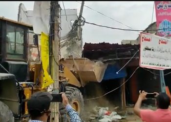 Thirty-five illegal shops demolished in Landikotal Chowrangi, North Nazimabad