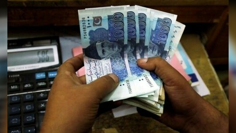 Dollar drops to Rs238 in interbank market, rupee gains Rs2 since Friday
