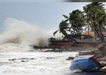 Cyclone wreaks havoc in Bangladesh