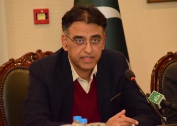 LHC issues contempt of court notice to PTI’s Asad Umar over anti-judiciary speech