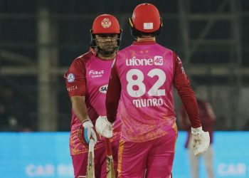 Munro, Azam blitzes seal Islamabad United win