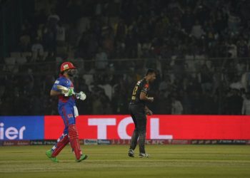 Peshawar Zalmi pull stunning win despite Imad’s whirlwind 80* and lapses