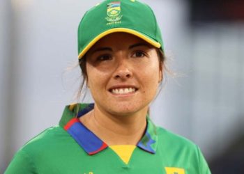 Sune Luus replaces Laura Wolvaardt