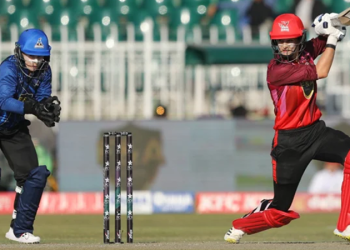 Wolvaardt, Nida star in Super Women’s eight-wicket victory