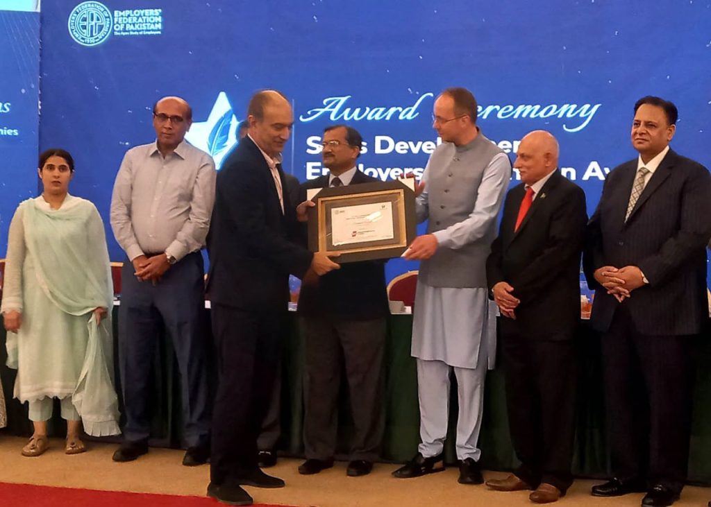 Descon Engineering Limited (DEL) Receives Diamond Category Award