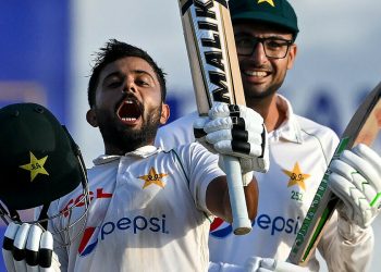 Pakistan beat Sri lanka by four wickets in first Test