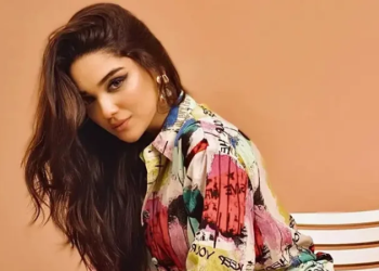 Romaisa Khan infuriated by hospital staff on asking for selfies while her mother was in ICU