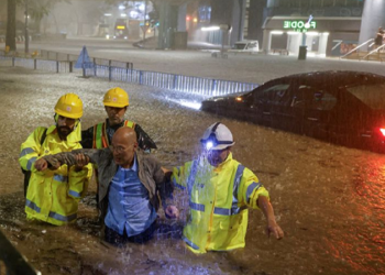 Hong Kong faces severe flooding