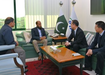 Mr. Huo Junli meets Chairman PTA.