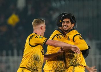 All-round Saim helps Zalmi qualify for playoffs as Gladiators lose second in a row