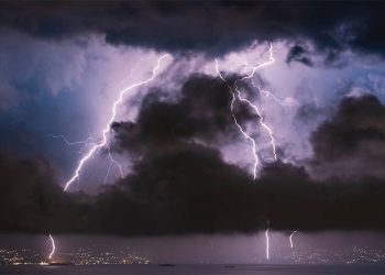 Pakistan braces for thunderstorms as moist currents move in